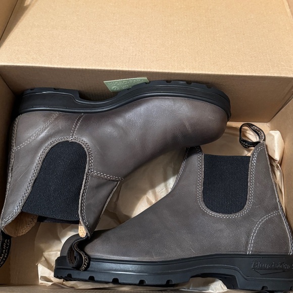 NIB Blundstone Classic 1469 - Picture 7 of 12